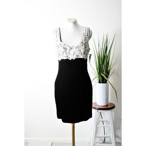 Be Smart Cocktail Dress Women 7/8 Black White 80s Velvet Soutache Lace Sheath